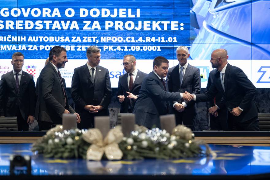 Potpisani ugovori o dodjeli bespovratnih sredstava za projekte modernizacije voznog parka ZET-a