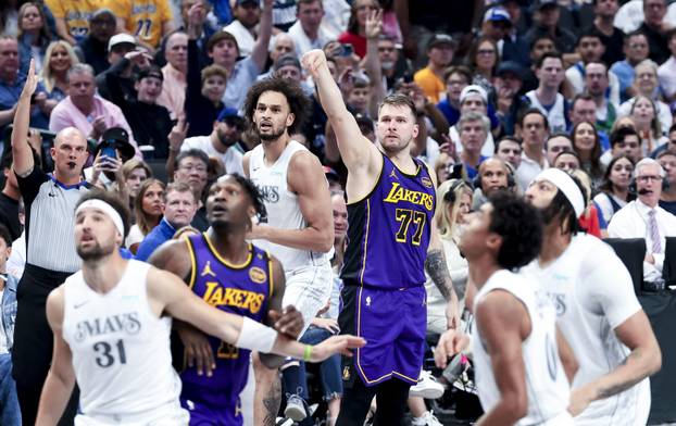 NBA: Los Angeles Lakers at Dallas Mavericks
