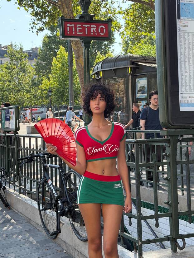 FOTO Seksi Rita raskošne obline pokazuje u mini bikinijima: Ocijenite badiće od 1 do 10!