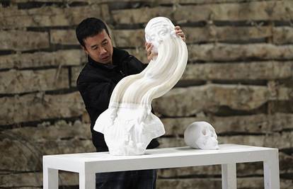 Radi nevjerojatne skulpture od papira - gibaju se u rukama