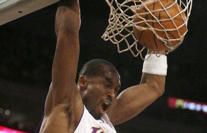 Kobe Bryant prijeti odlaskom iz LA Lakersa
