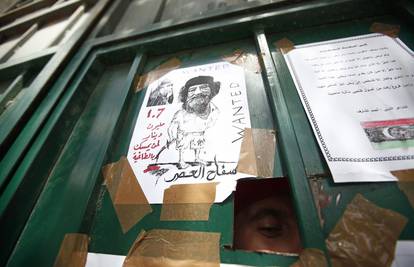 Glasnogovornik: Gadafi je u Libiji, zdrav i visokog morala