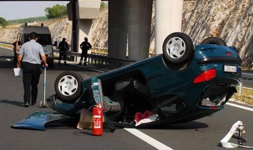 Slovak zaspao za volanom i prevrnuo se na autocesti