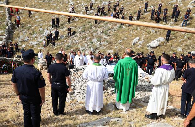 Šibenik:Na Kornatima obilježena 19. godišnjica tragedije u kojoj je poginulo 12 vatrogasaca