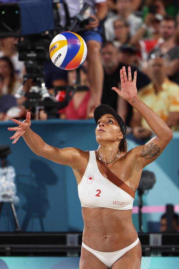 Beach Volleyball - Women's Gold Medal Match - Brazil vs Canada (Ana Patricia/Duda vs Melissa/Brandie)