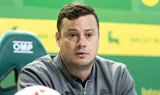 Frka na Drosini: Navija&ccaron;i upali na pressicu trenera Istre 1961!