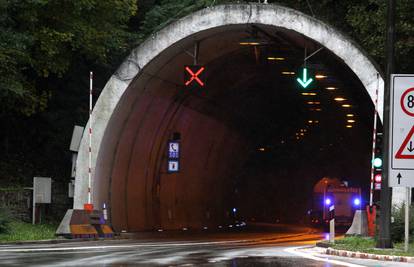 Gradi se puni profil autoceste na dionici Pazin-tunel Učka