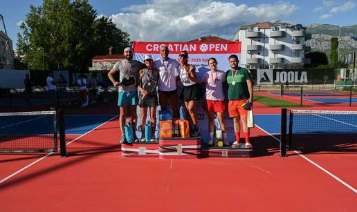 U Stobre&ccaron;u je odr&zcaron;ano pickleball prvenstvo Hrvatske. Zlatne su medalje uzeli Hrvati i Talijani