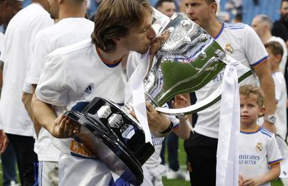 Real osigurao naslov prvaka, Modrić slavi 19. trofej s klubom!