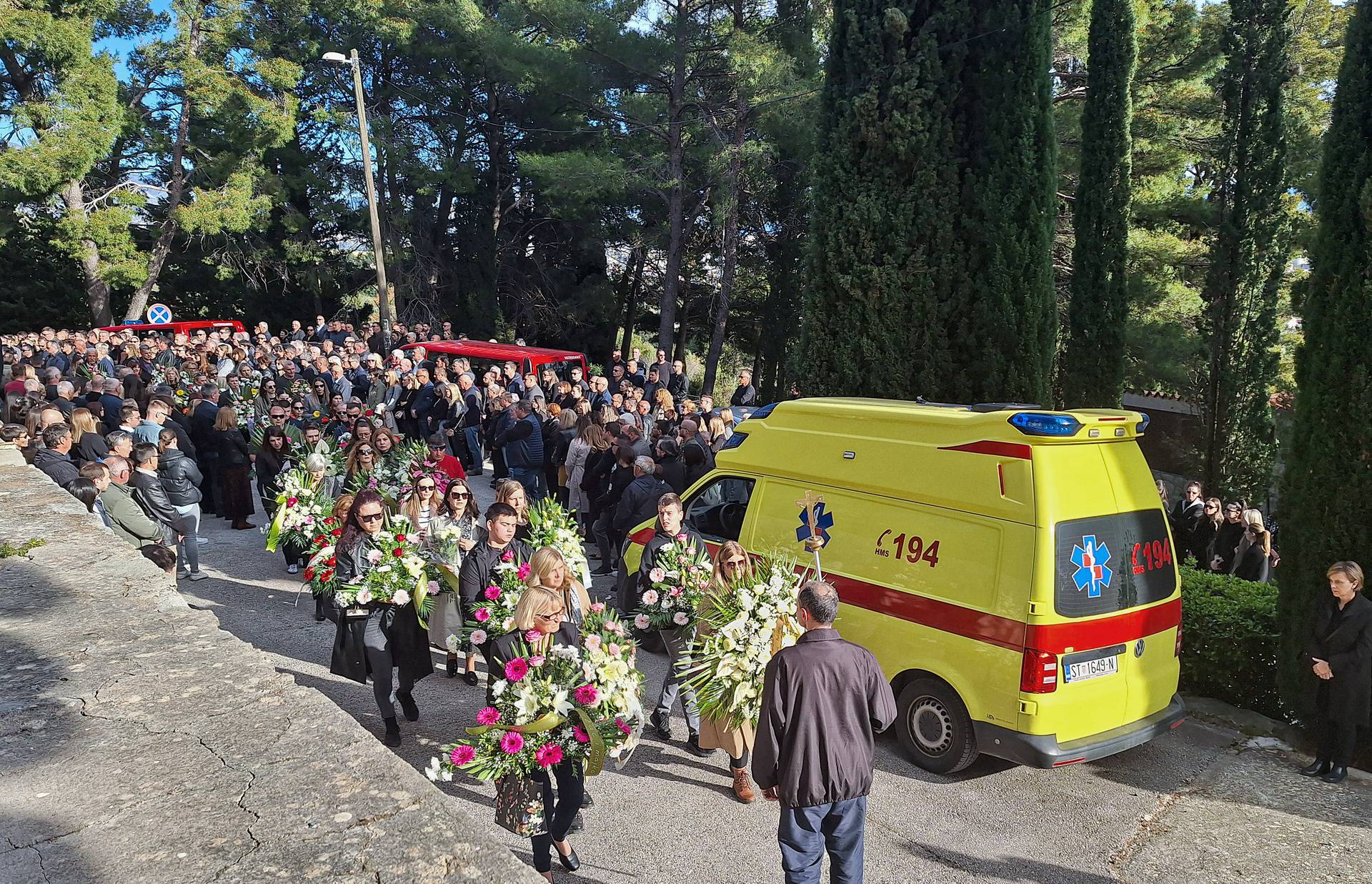 Kastel Sučurac: Sprovod mlade majke koja je u subotu poginula u prometnoj nesreći