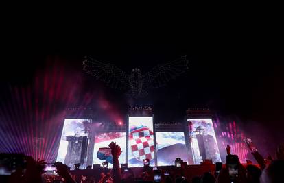 EK oštro osudila poklič ZDS na koncertu Thompsona. Premijer: To je standardna reakcija