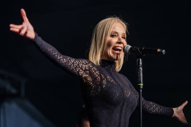 Žminj: Koncert Jelene Rozge za Valentinovo 