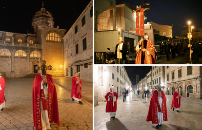 Procesije se održale usprkos koroni u Dubrovniku i Splitu