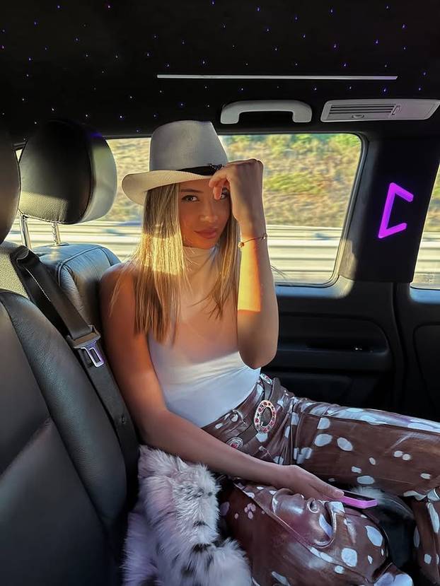 FOTO Turska influencerica upala u probleme zbog zavodljivog imidža: 'Slavim ženstvenost'