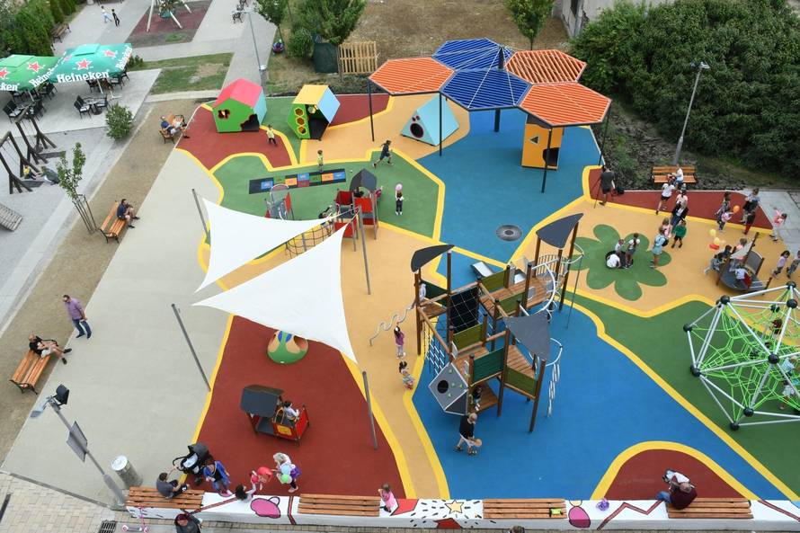 Sisak: Otvoreno je novouređeno Dječje igralište "Majmunjak"