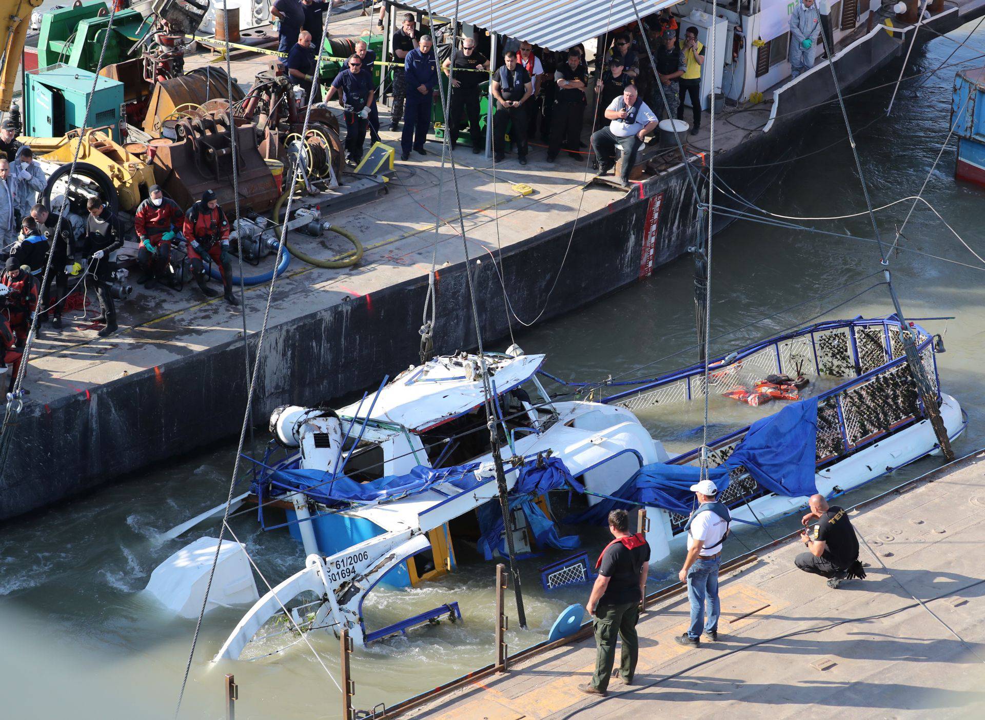 Iz Dunava izvukli brod smrti: U njemu našli skipera i troje ljudi