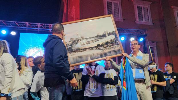 FOTO Mišković na dočeku opet najavio gradnju nove Kantride. Evo kako bi trebala izgledati...