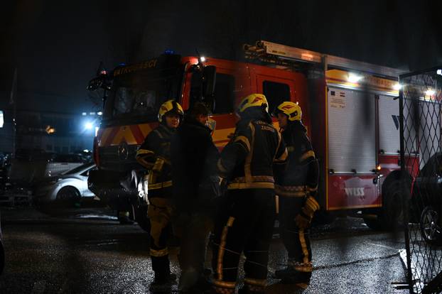 Zagreb: Auto se zaletio u izlog u Maksimirskoj ulici