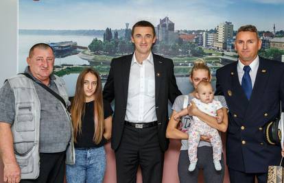 Novac od nagrade vojnik je dao vukovarskoj obitelji s 10 djece