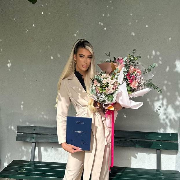 FOTO Kakve fotke! Pogledajte zavidnu liniju Lare - naše domaće fitness influencerice