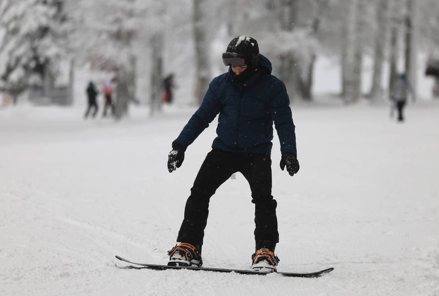 Zagreb: Započela skijaška sezona na Sljemenu 