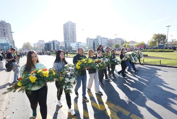 Novi Sad utihnuo na 16 minuta za sve poginule u nesreći u padu nadstrešnice