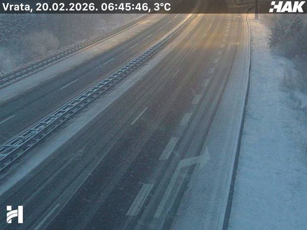 FOTO Snijeg pada u Gorskom kotaru, Lici i na sjeveru. Nema pravca do Rijeke za šlepere