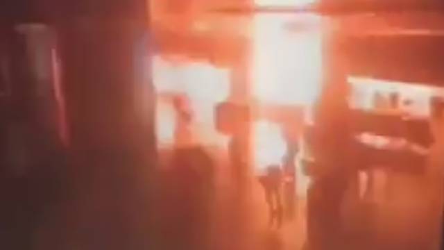 Uznemirujuće: Kamere snimile obje eksplozije u zračnoj luci