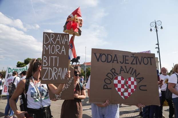 Zagreb: Okupljanje prosvjednika Hodaj za Liku, hodaj za Hrvatsku