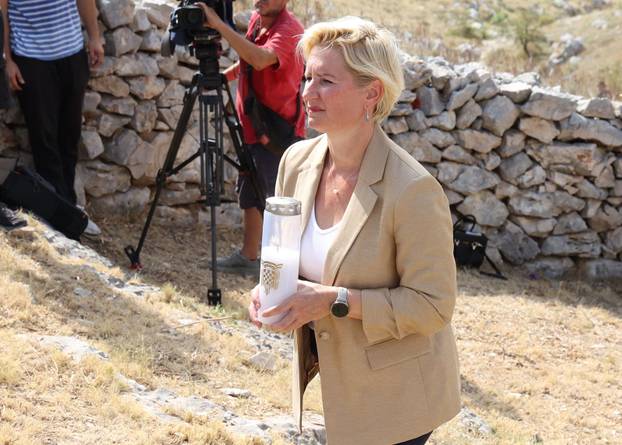 Šibenik:Na Kornatima obilježena 19. godišnjica tragedije u kojoj je poginulo 12 vatrogasaca