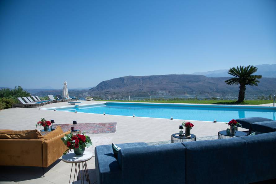 Luksuz na Kreti: Zavirite u vilu iz showa Gospodin Savršeni