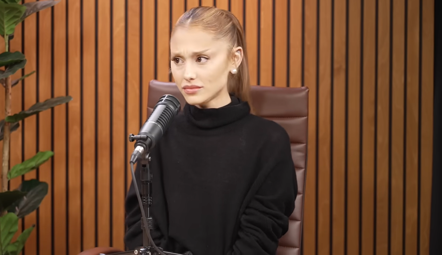 Ariana Grande šepanjem na koncertu opet zabrinula fanove