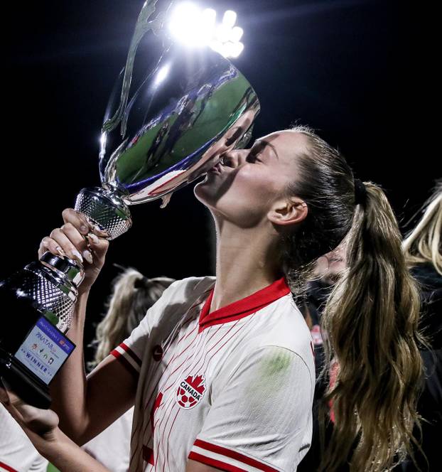 FOTO Slomila je srce Bayernovoj zvijezdi, pričalo se da je bila nevjerna, a sad ponovno ljubi