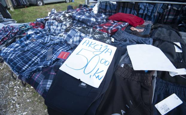 Zagreb: Prodavači i kupci na sajmu Jakuševec od danas uz kune koriste i eure