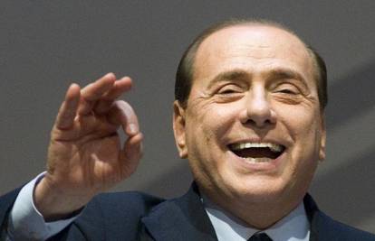 Berlusconi prodaje Milan libijskom vođi Gaddafiju?
