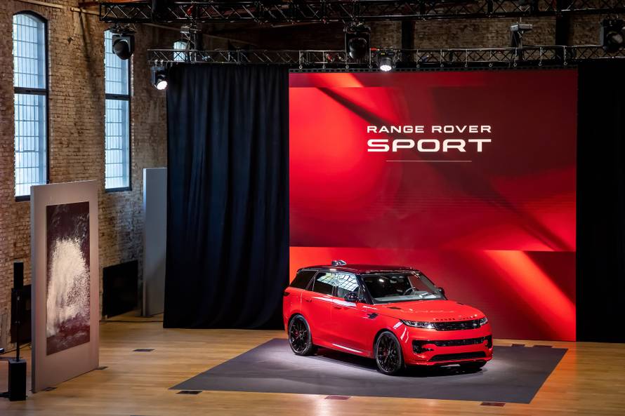 Sitgao novi Range Rover Sport : U gradu je šminker, a na terenu može i kroz 90 cm duboku vodu