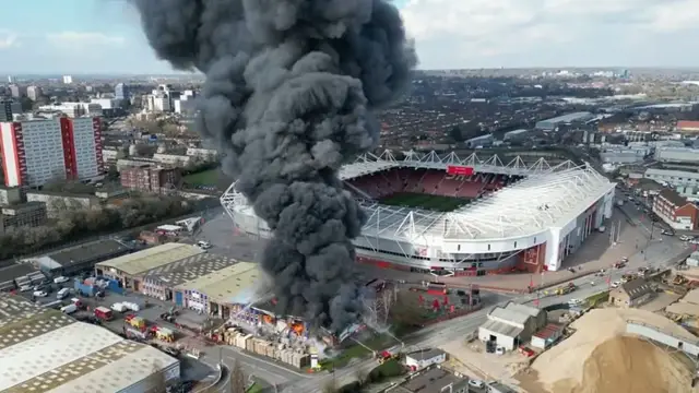 VIDEO Panika u bivšem klubu Mislava Oršića. Veliki požar izbio pored njihova stadiona