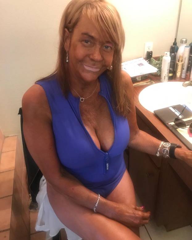 FOTO Ovisna je o solariju. Tamo je vodila i svoju 5-godišnju kćer. 'Kvarcala sam se svaki dan!'