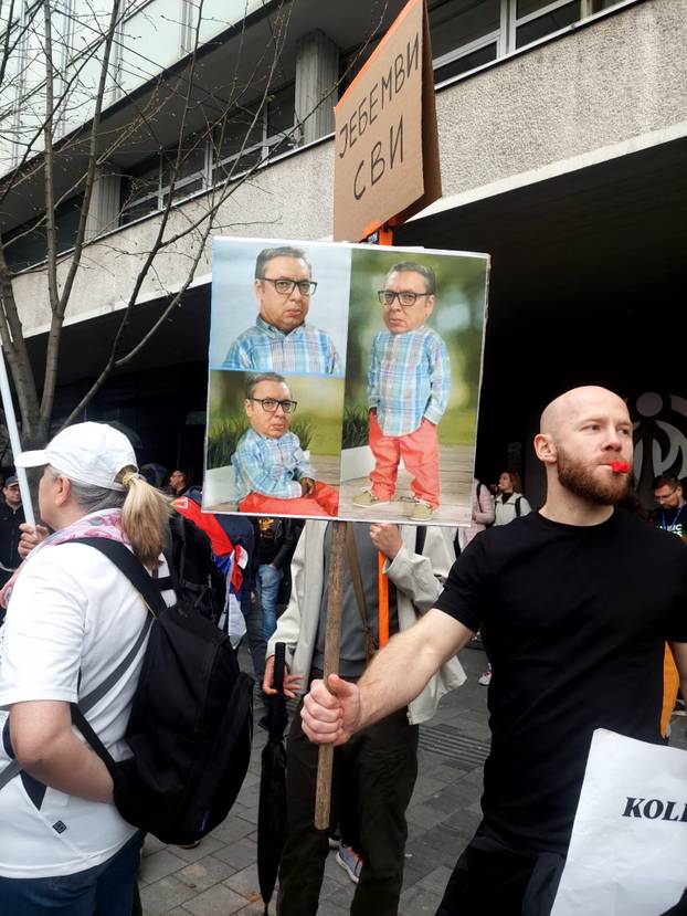 FOTO Ovo su najoriginalniji transparenti iz Beograda: 'Ruke su vam krvave', 'Što ćaci gugla'