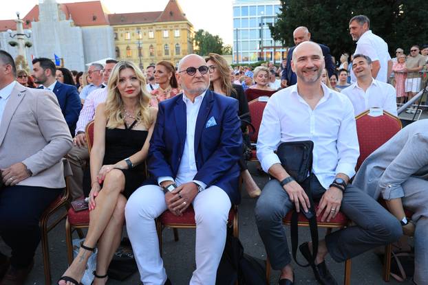 Zagreb: Dolazak uzvanika na 90. Zlatnu iglu