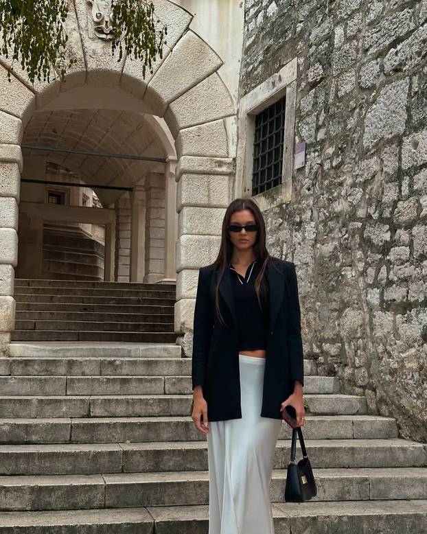 FOTO Laura Gnjatović odradila nastup u badiću: Evo kako je izgledala prije pet godina...