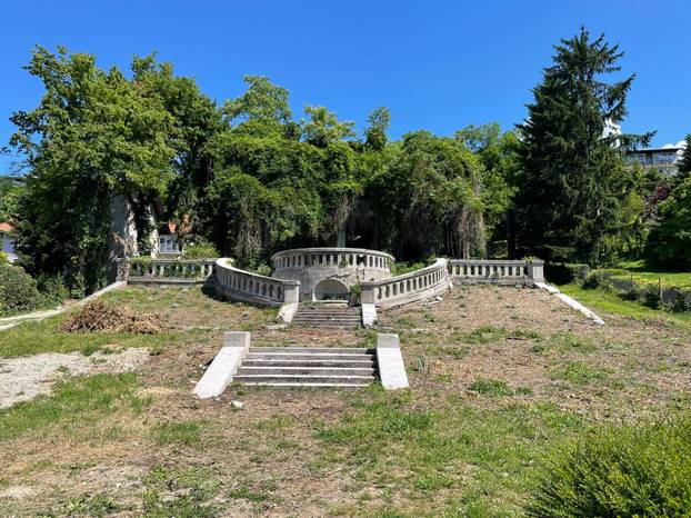 FOTO Bili smo u zapuštenoj vili koju su gradili za upravitelja imanja baruna Raucha 1910.