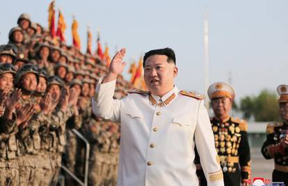 Sjeverna Koreja ispalila novu raketu: 'Može nositi nuklearno oružje, ispalili je s podmornice'