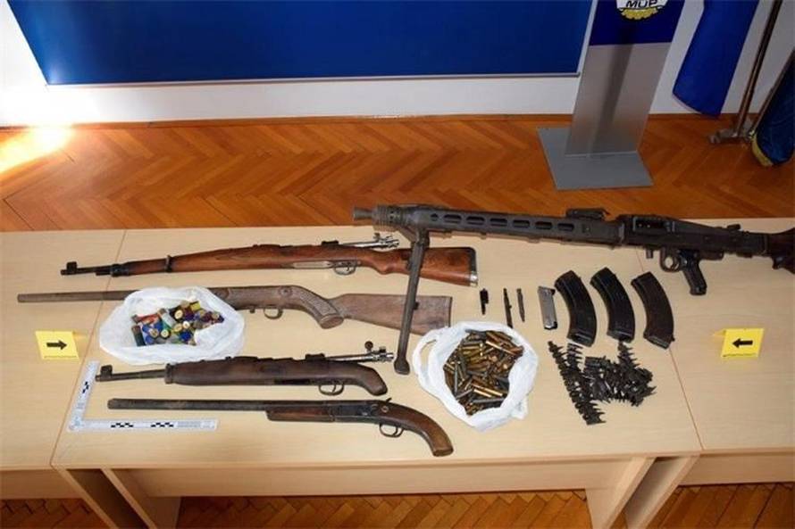 Ovaj je umislio da je Rambo? Pogledajte što je policija našla Varaždincu! Odmah su ga uhitili