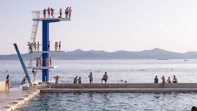 Zadar: Otvorena obnovljena skakaonica na bazenu Kolovare