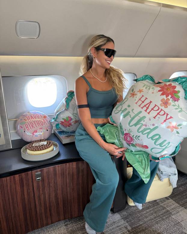 FOTO Igrač Barcelone osam je godina bio 'samo prijatelj' pa ipak osvojio atraktivnu plavušu