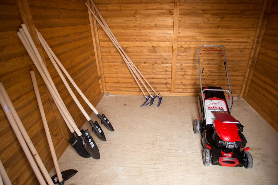 Neprolazni, masivni namještaj po mjeri s potpisom Memento