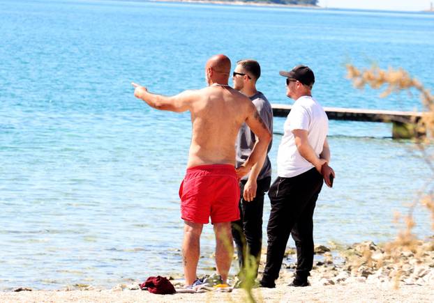 Brodarica: Sun?an dan za ugodna druženja i sun?anja na Rezalištu