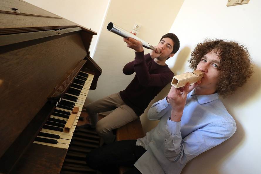 Maturanti: Izrađujemo orgulje i sviramo na njima, cajke su out