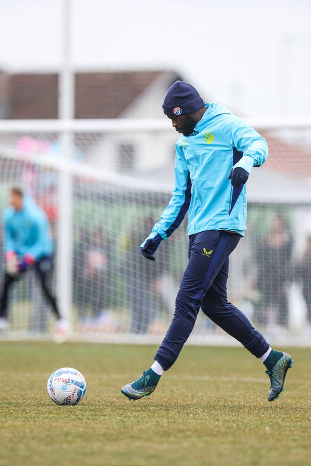 Bjelovar i Dinamo sastali se u osmini finala Hrvatskog nogometnog kupa, zagrijavanje